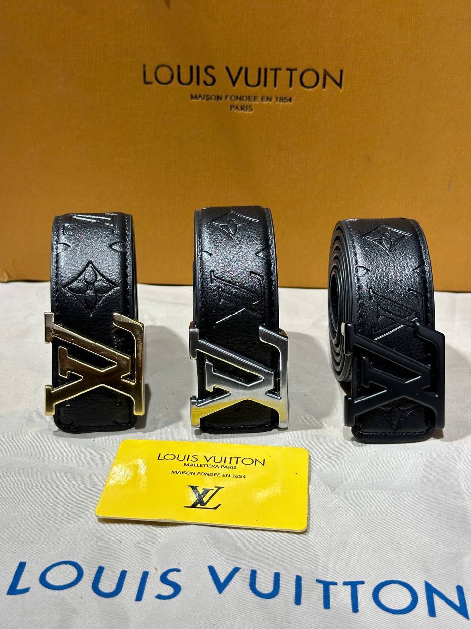 Lv ζωνη total black monogram silver