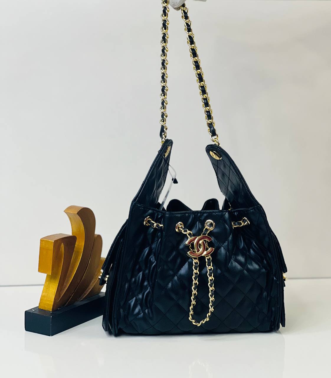 Chanel 25 medium caviar leather handbag